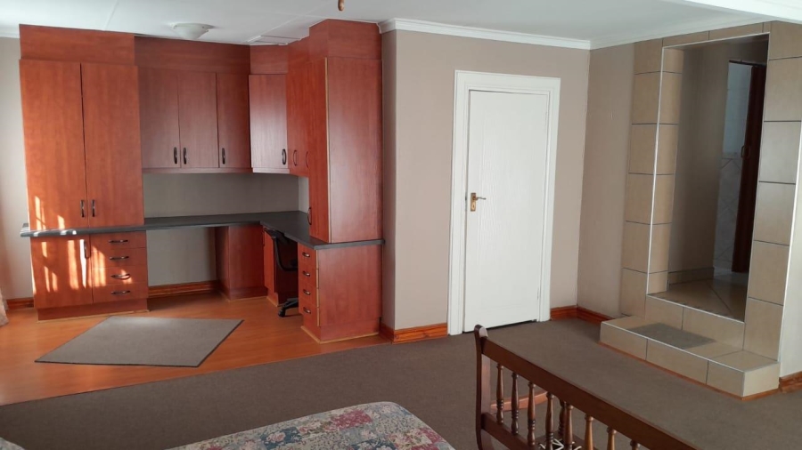 5 Bedroom Property for Sale in Riebeeckstad Free State